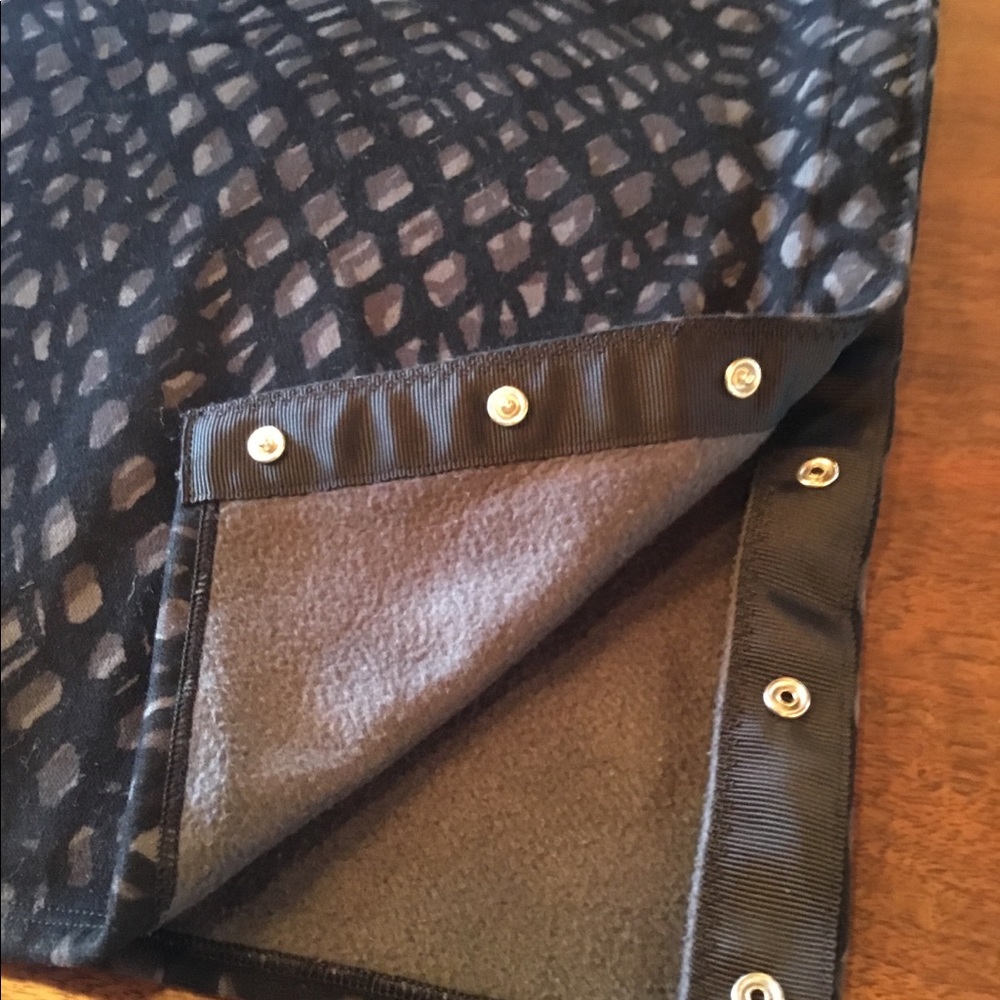 SOLD! Lululemon Vinyasa Wrap/Scarf